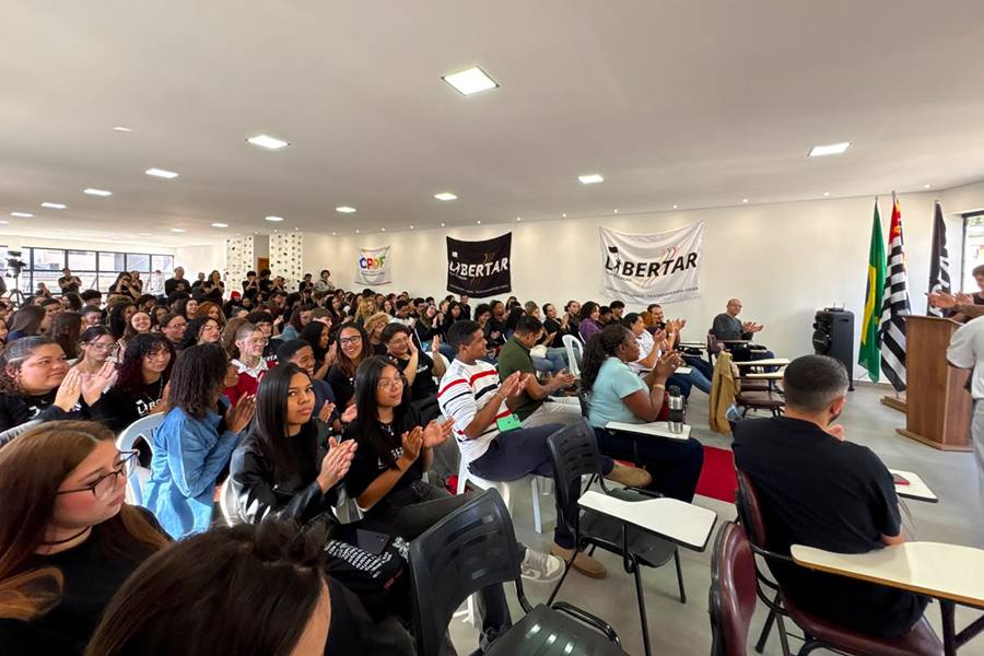 Libertar pela Educação promove aulões gratuitos aos sábados de outubro em Taboão da Serra
